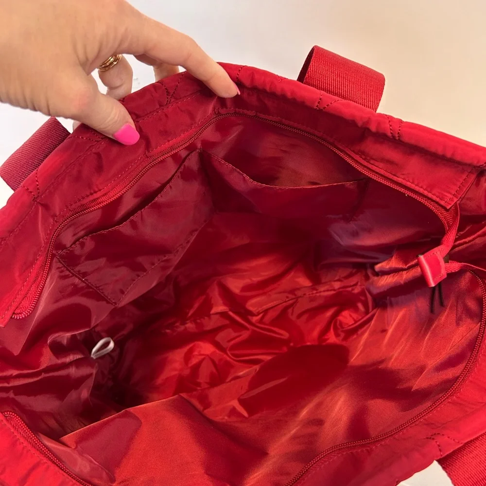 Victoria's Secret Red Heart Valentine's Day Victoria‎ Puffy Tote Overnight Bag